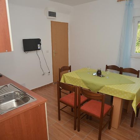 Apartments Citrus Turanj Oda fotoğraf