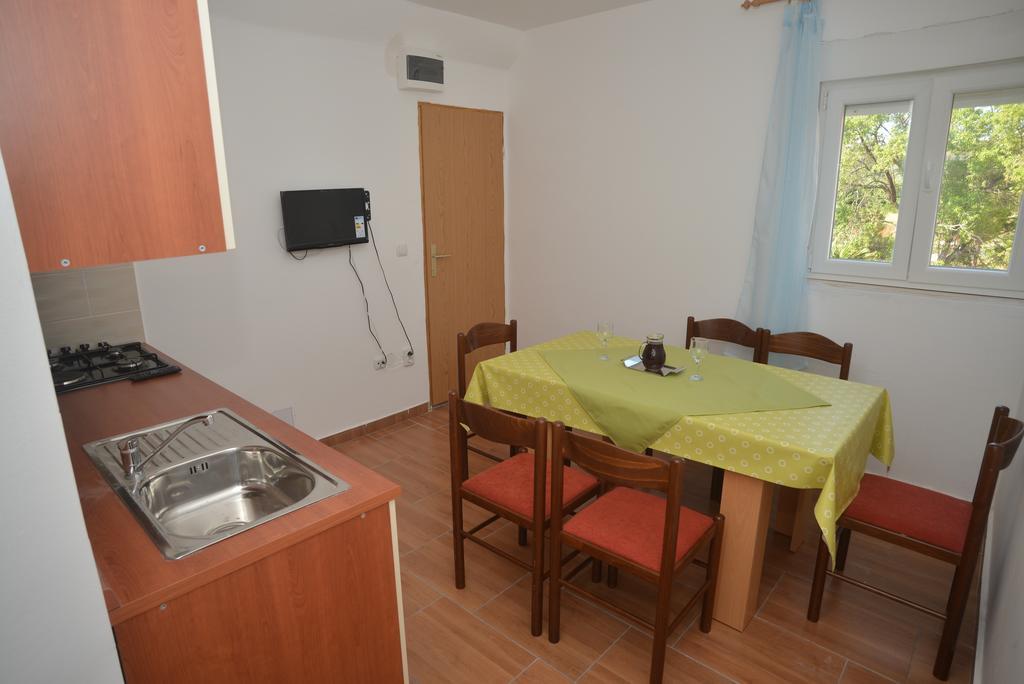 Apartments Citrus Turanj Oda fotoğraf